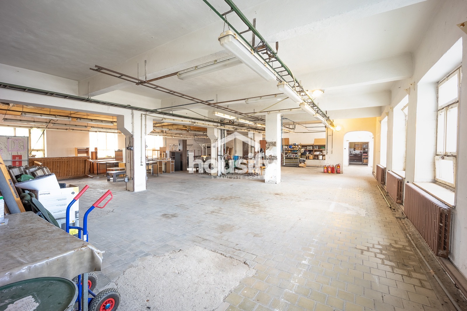 Prodej výrobní haly 907 m² - Prosiměřice
