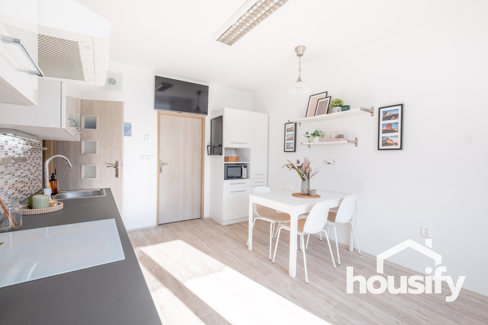 Pronájem bytu 2+1, 54 m2 - Přímětická, Znojmo